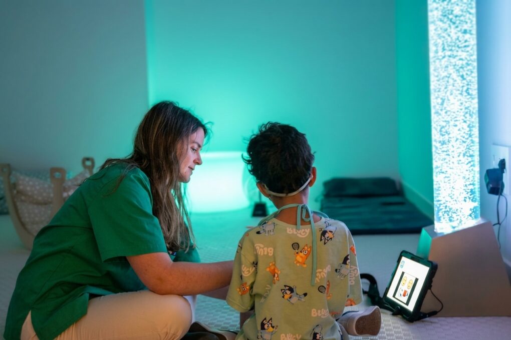 La sala multisensorial de la Cl&iacute;nica Casaverde Alicante: un espacio para explorar y aprender